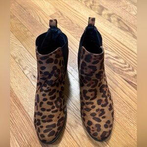 MaxMuxun Women Faux Suede Booties Comfort Classic Chelsea Flat, Leopard,Size 8